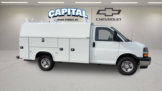 New 2025 Chevrolet Express 3500 w/ Power Convenience Package RWD image 6
