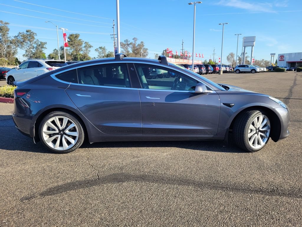 Used 2018 Tesla Model 3 Mid Range RWD image 3