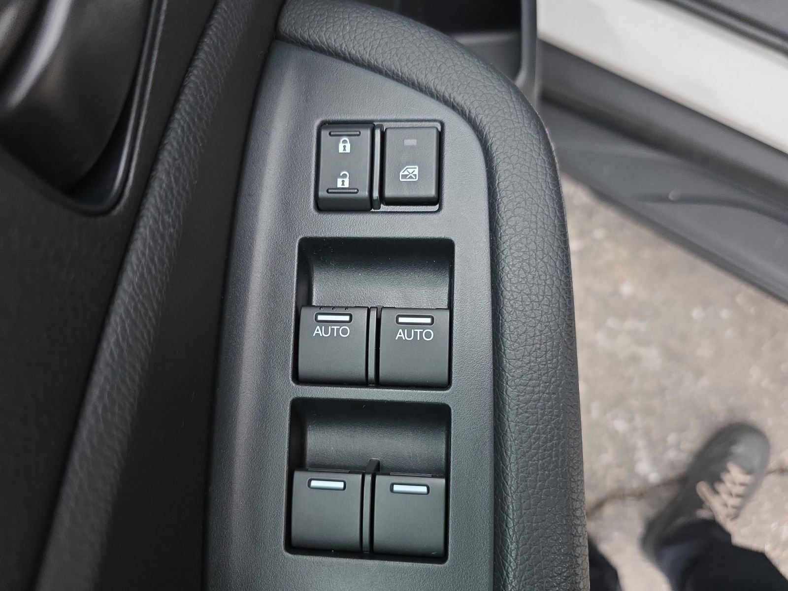 Used 2023 Honda Passport EX-L image 12