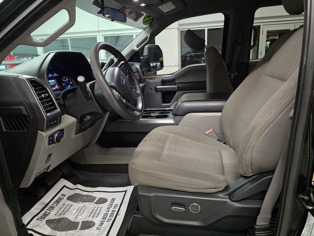 Used 2019 Ford F250 XLT w/ XLT Premium Package AWD/4WD image 21