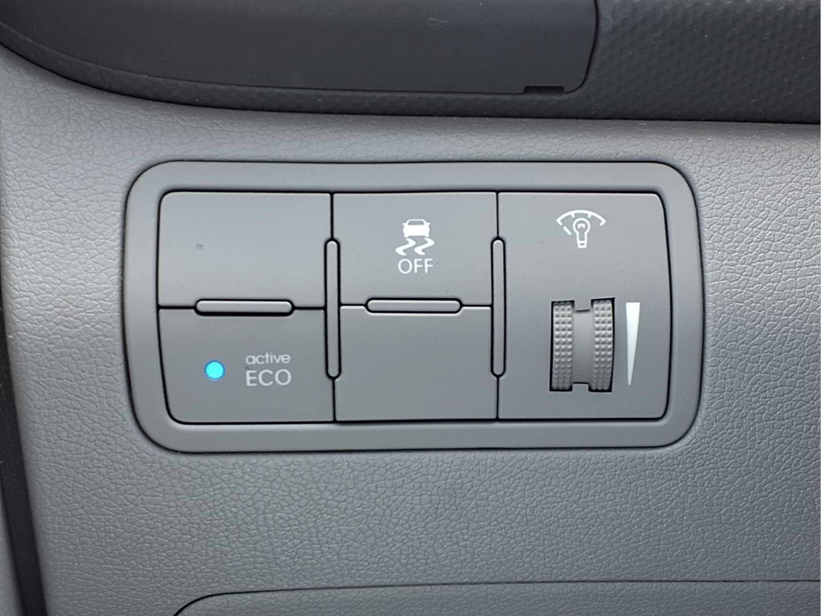 Used 2013 Hyundai Accent GS FWD image 23