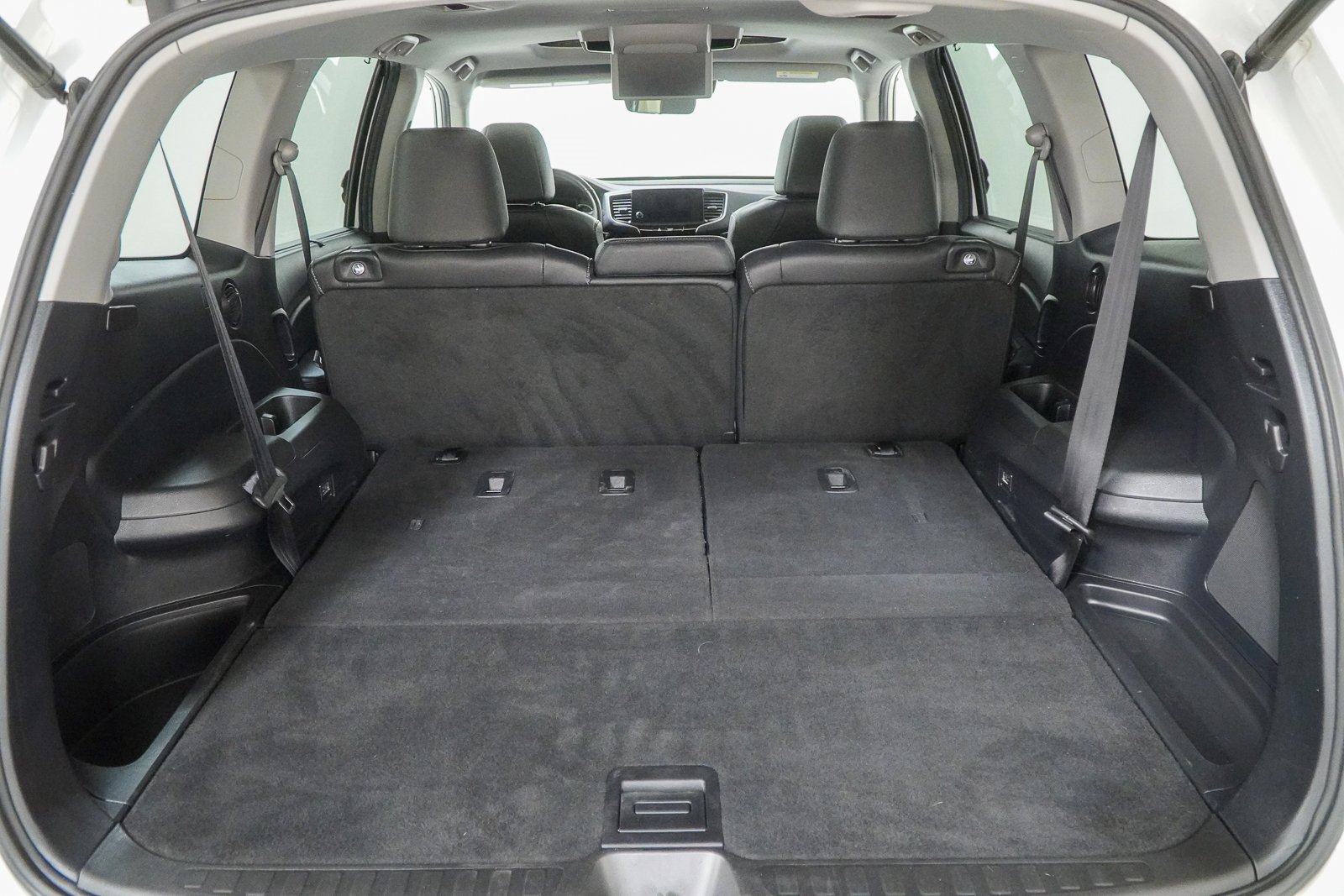 Used 2020 Honda Pilot Touring image 11