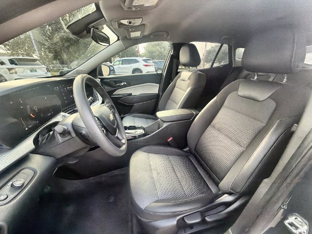Used 2025 Chevrolet Trax LT FWD image 18