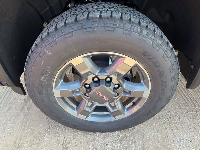 New 2026 GMC Sierra 2500 SLT w/ SLT Premium Package image 10