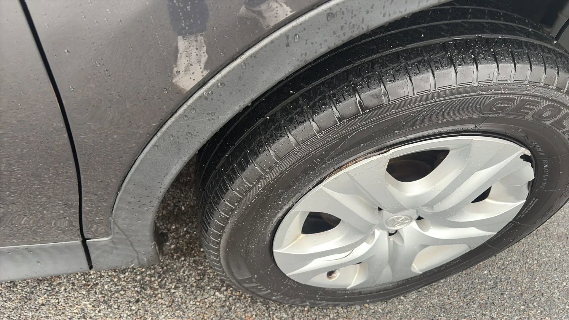 Used 2015 Toyota RAV4 LE image 32