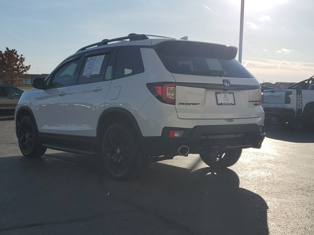 Certified 2024 Honda Passport Black Edition image 5