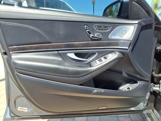 Used 2018 Mercedes-Benz S 560 Sedan image 20