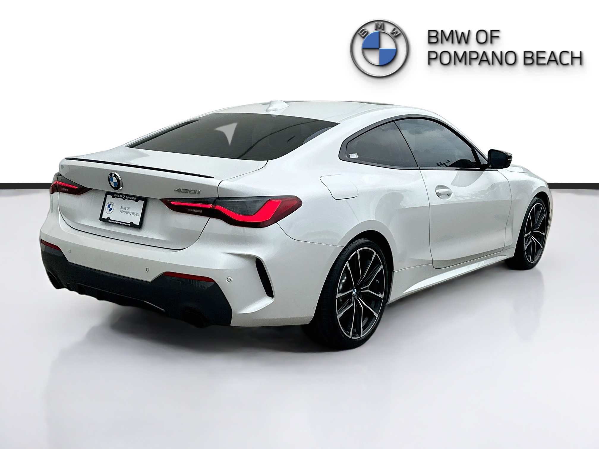 Used 2023 BMW 430i Coupe w/ M Sport Package RWD image 7