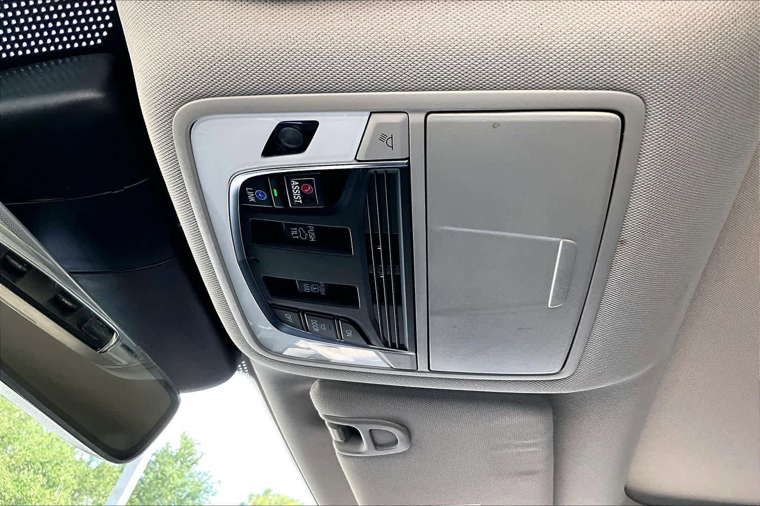 Certified 2023 Acura RDX FWD w/ Technology Package image 32