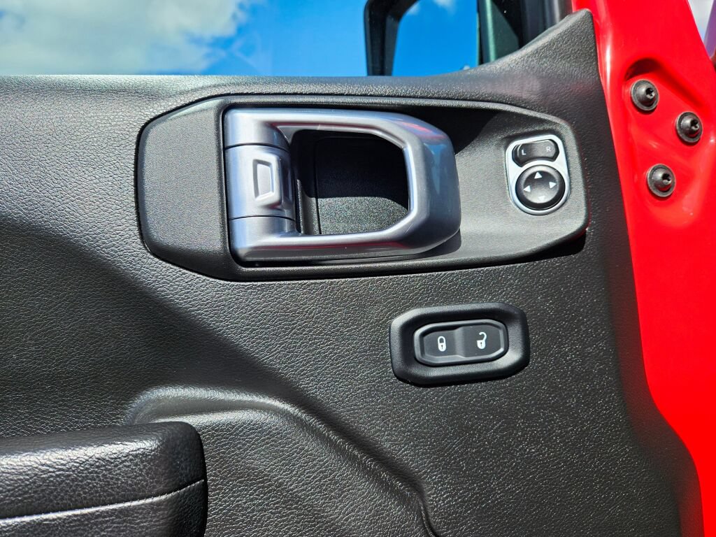 Used 2024 Jeep Wrangler Unlimited AWD/4WD image 22