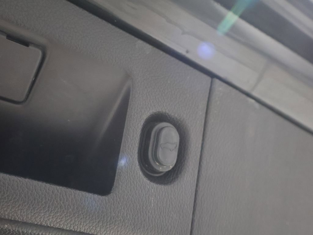 Used 2016 GMC Yukon SLT image 21