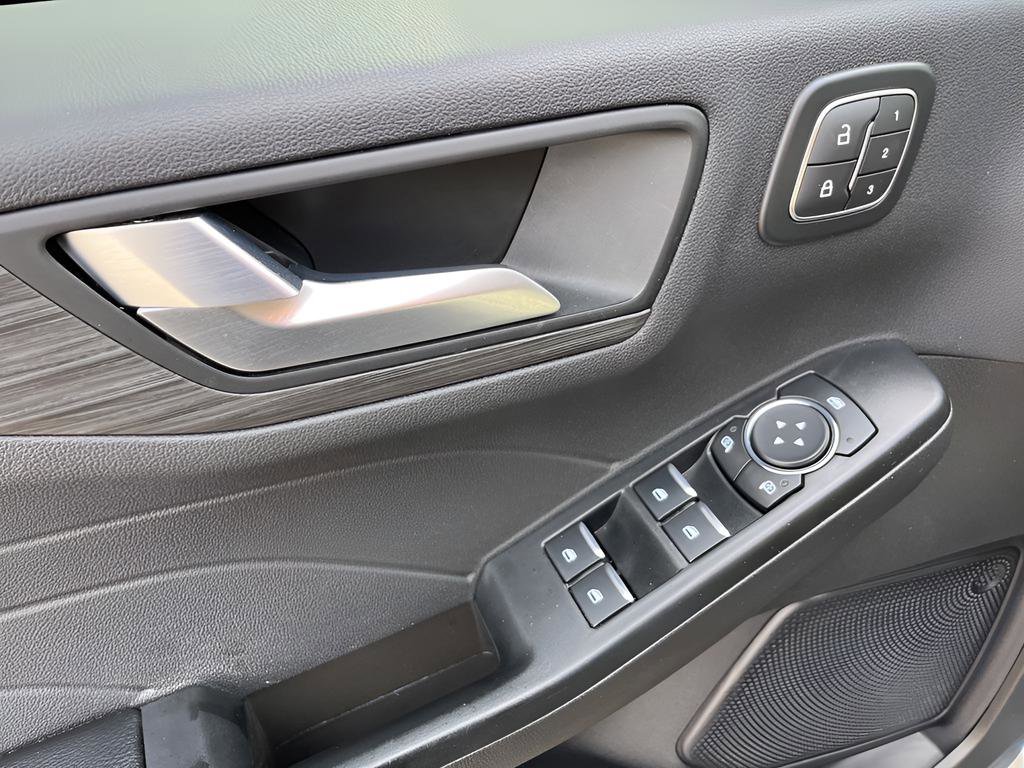 Used 2024 Ford Escape Platinum AWD/4WD image 22