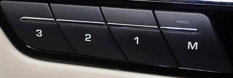 Used 2016 Jaguar XJ L Portfolio image 42