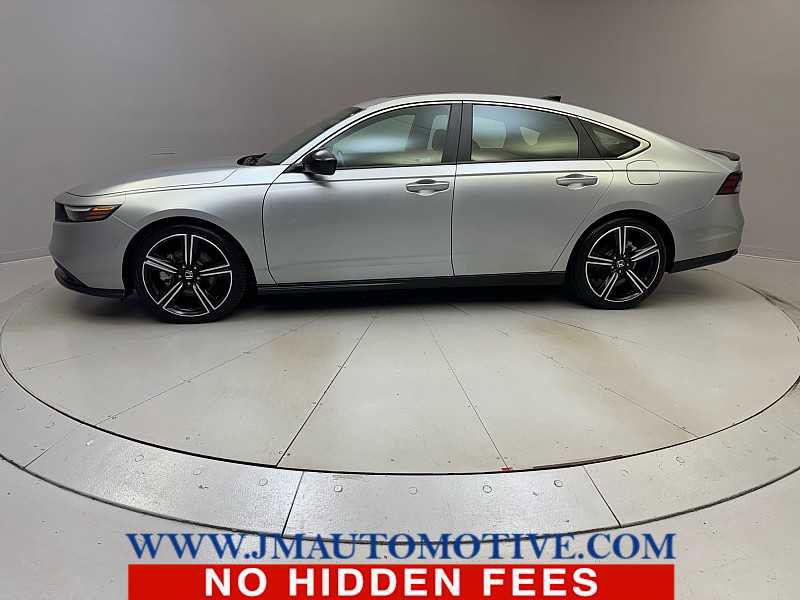 Used 2024 Honda Accord Sport image 2