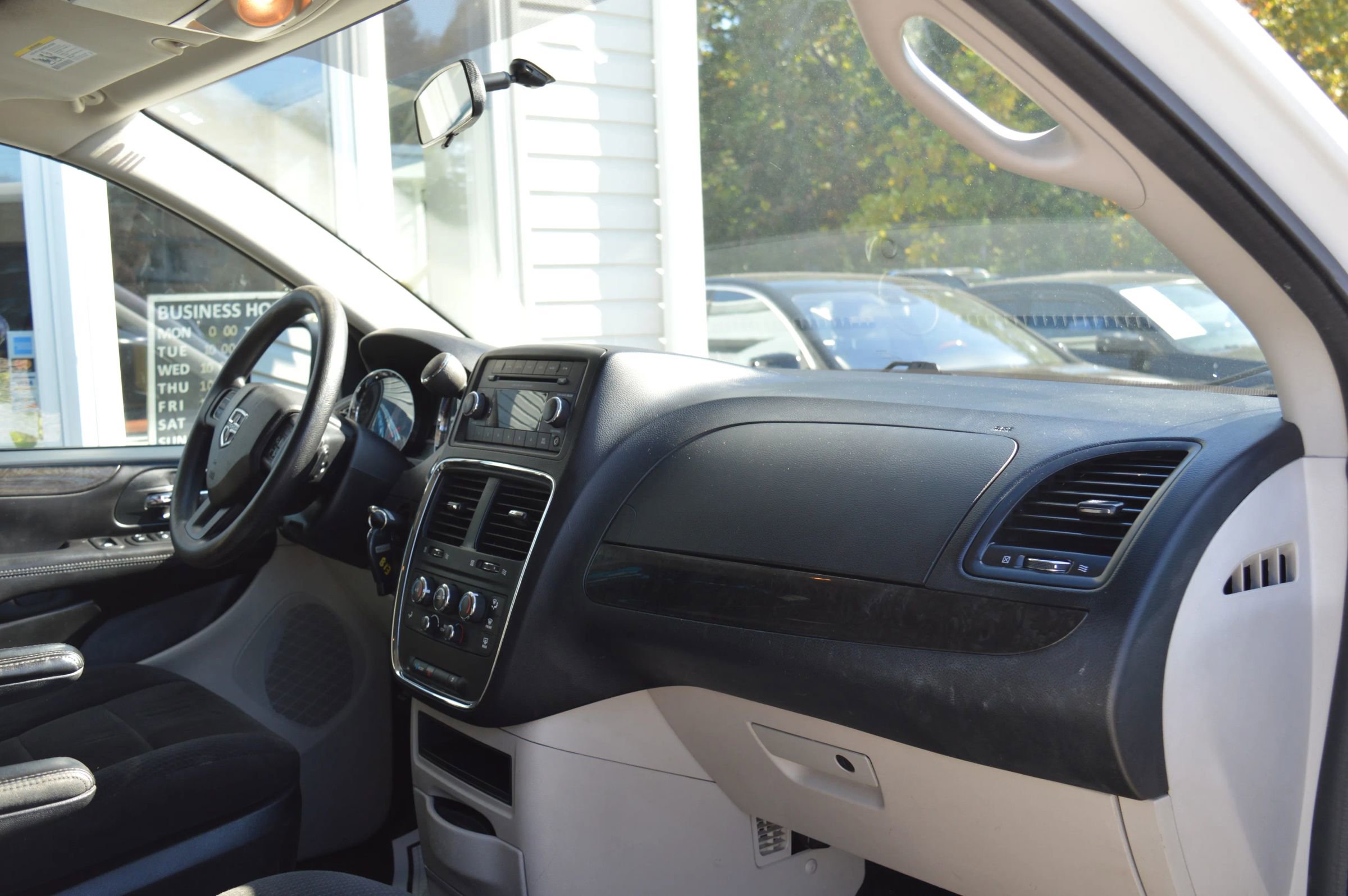 Used 2013 Dodge Grand Caravan SE image 37