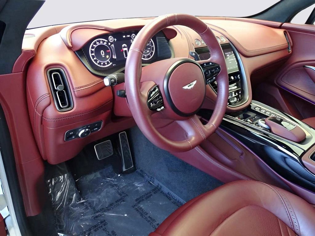 Used 2021 Aston Martin DBX image 30