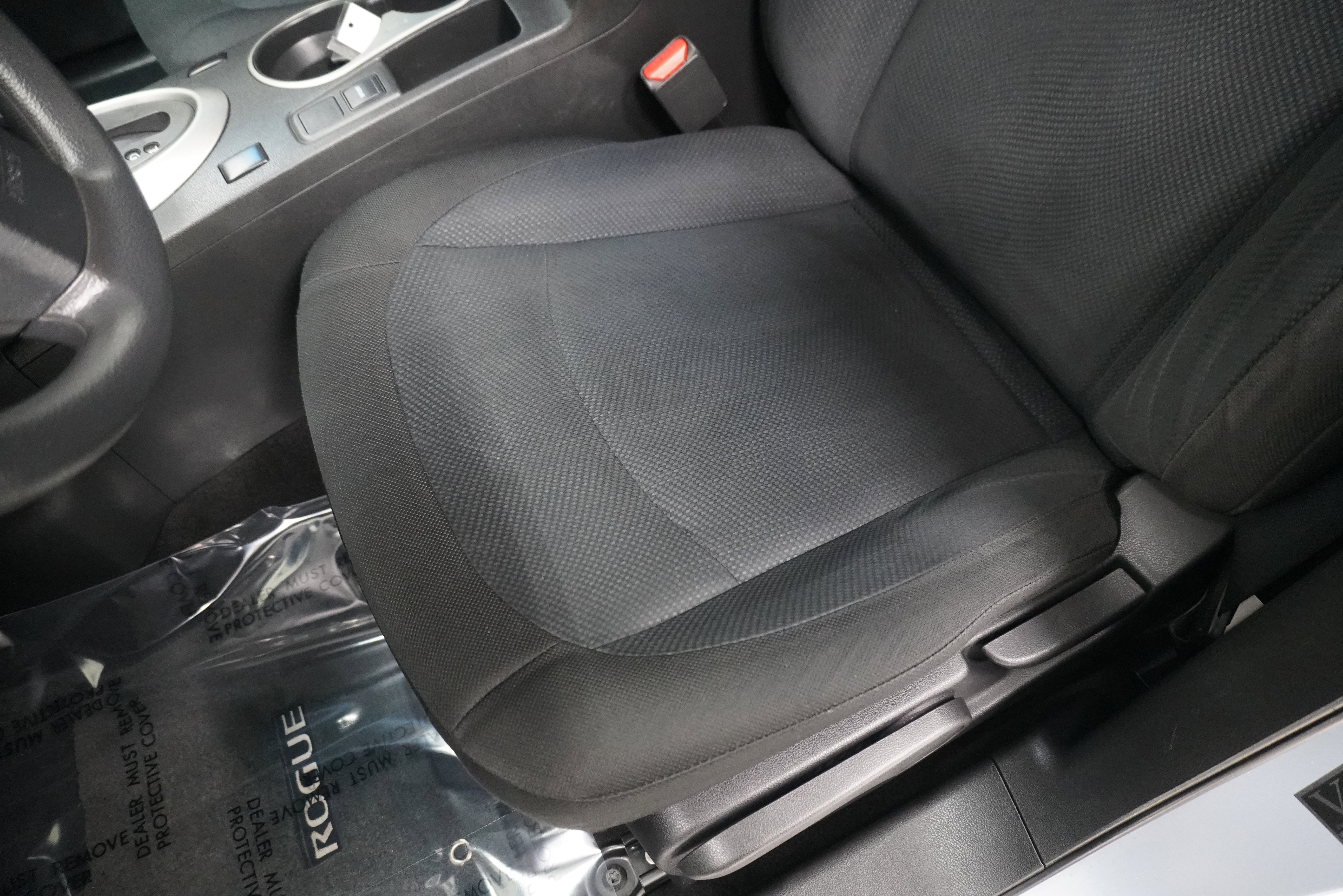 Used 2014 Nissan Rogue S image 11