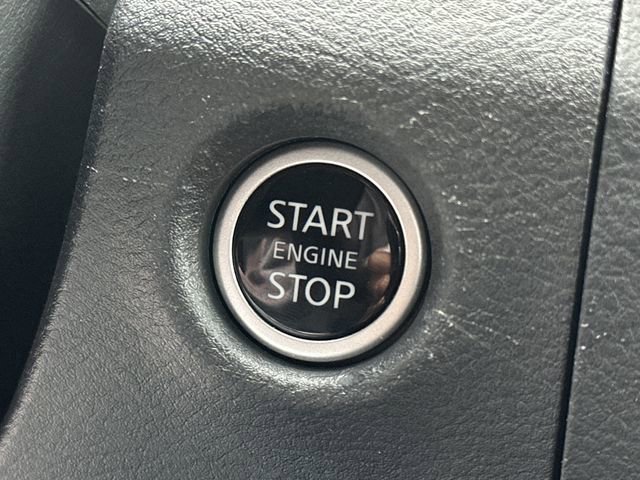 Used 2025 Nissan Frontier Pro-X image 19