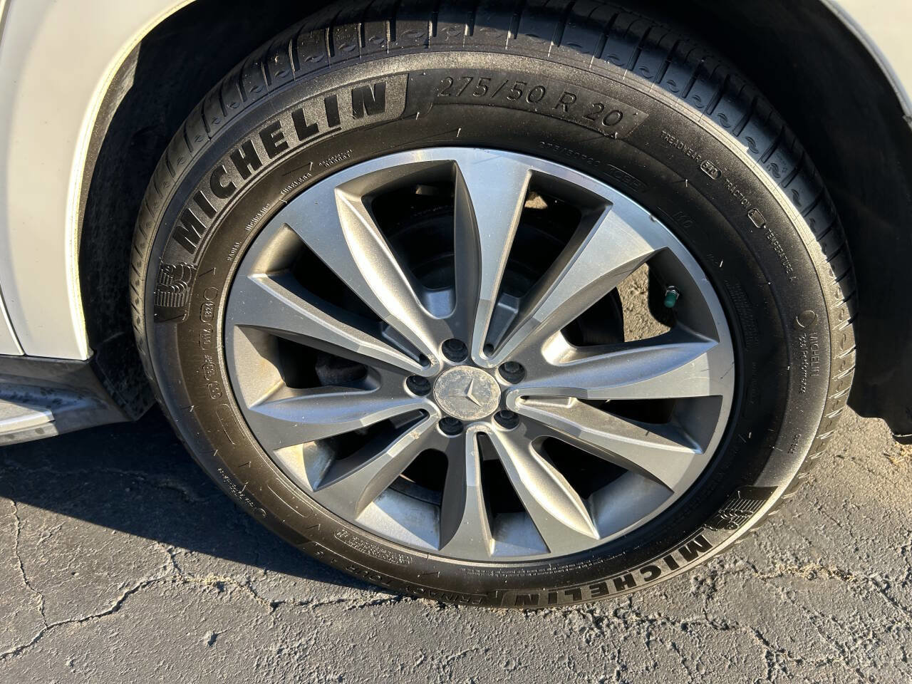 Used 2014 Mercedes-Benz GL 450 4MATIC w/ Appearance Package image 2