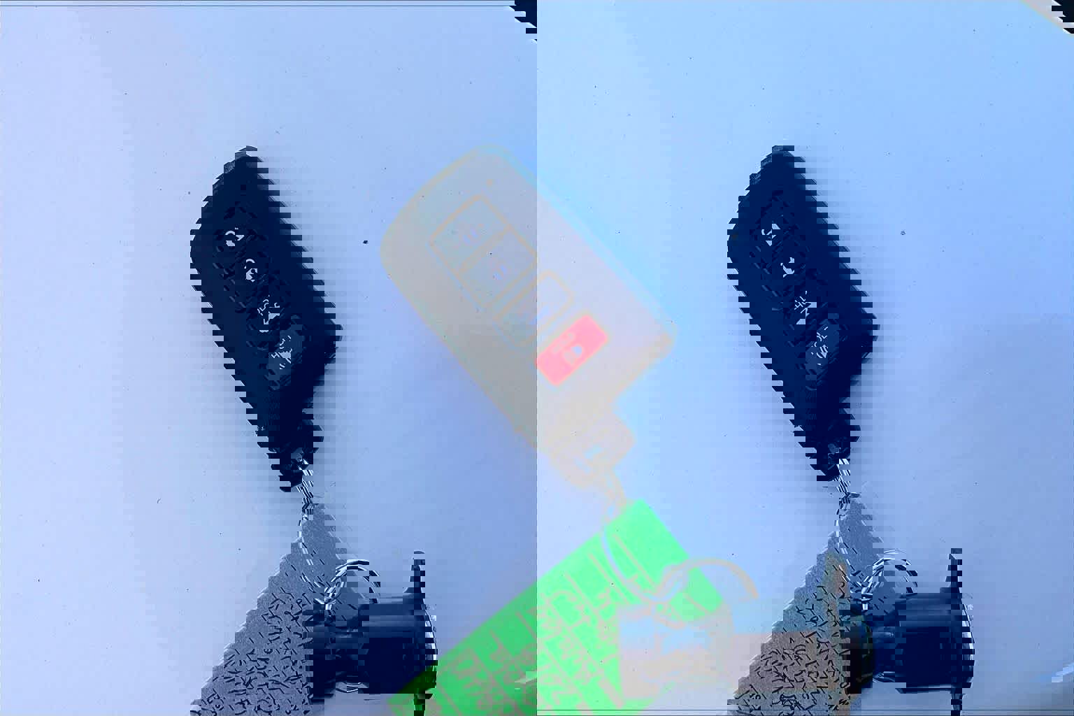 Used 2018 Toyota Avalon Limited image 14