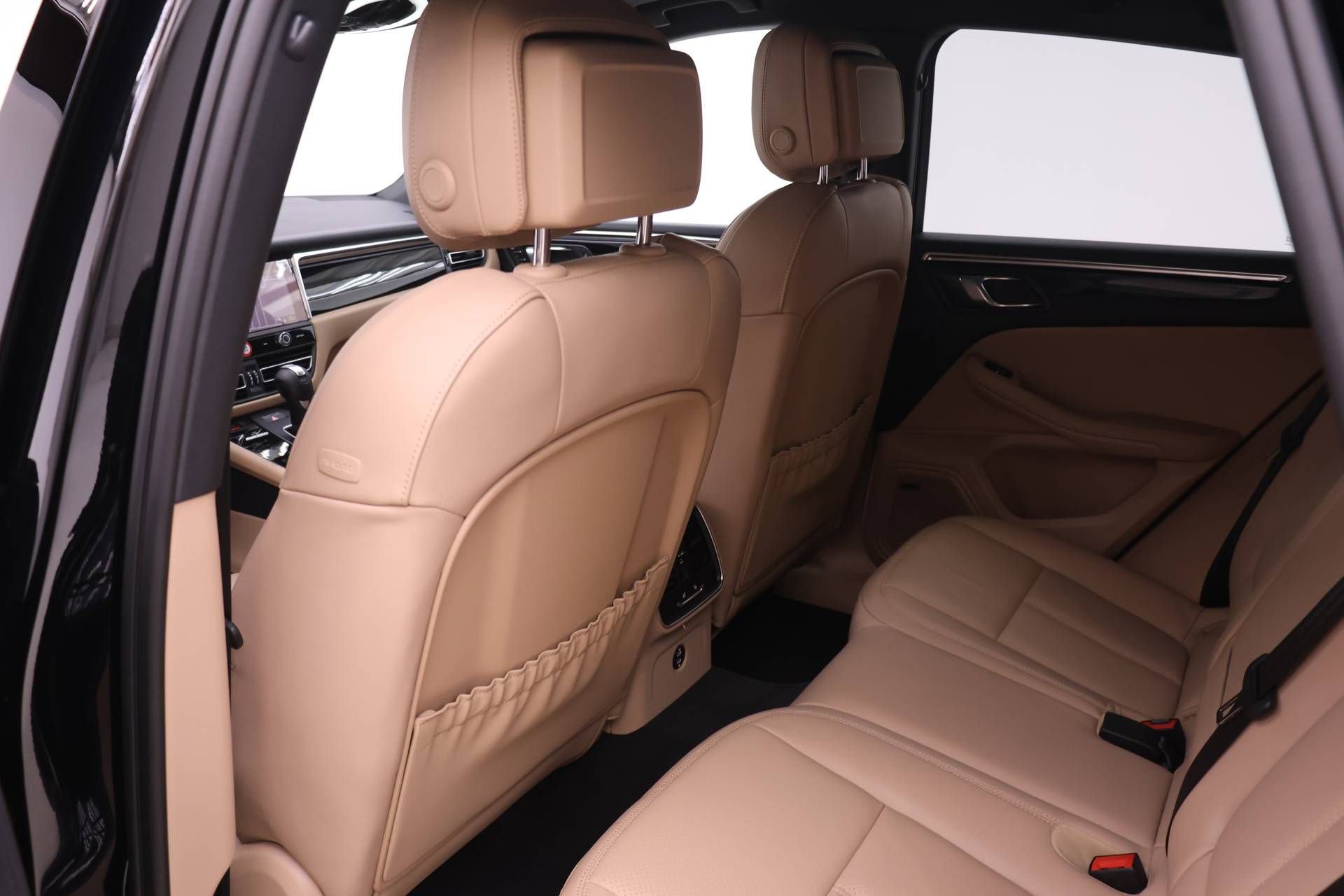 Used 2026 Porsche Macan AWD/4WD image 19
