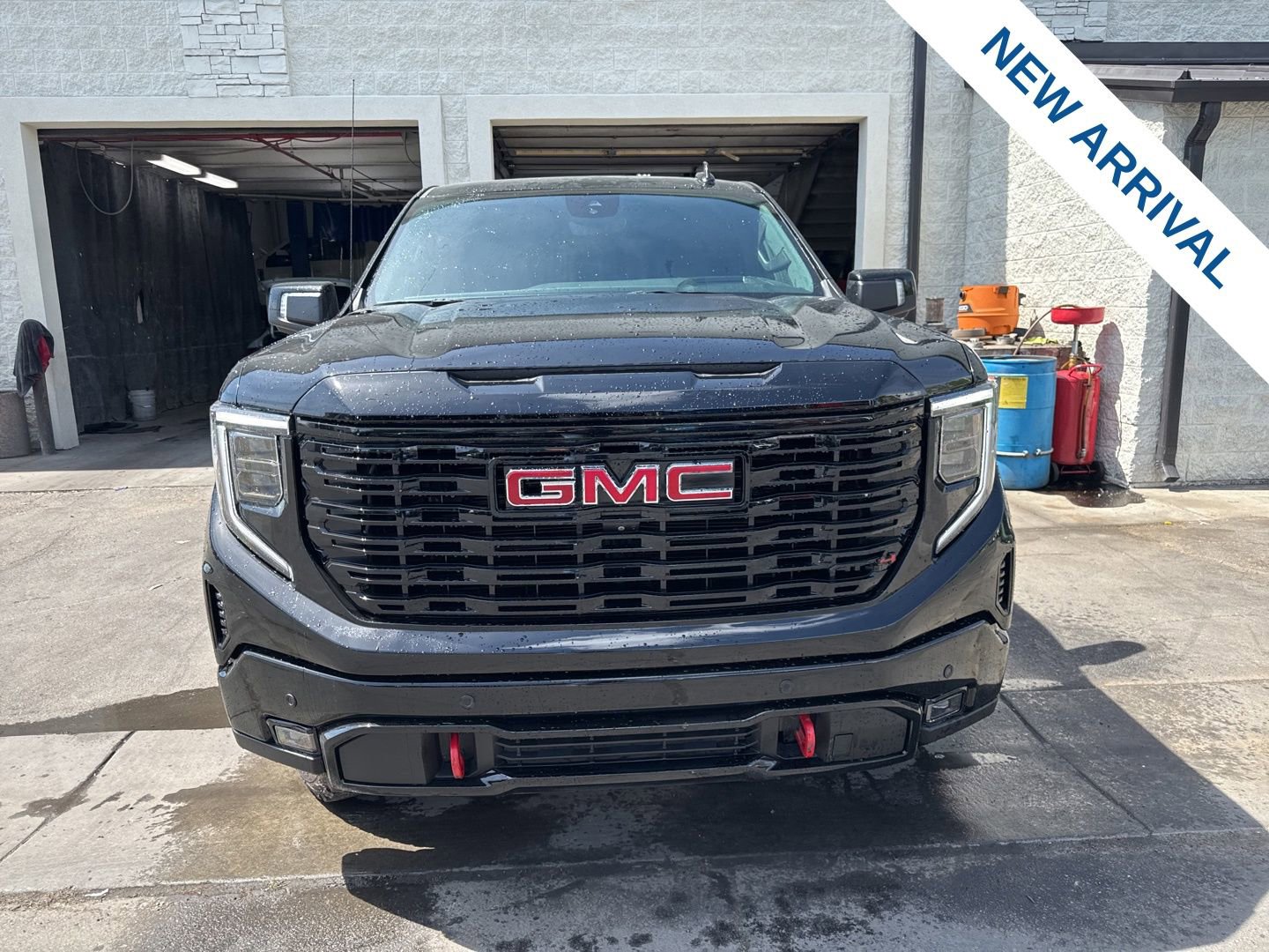 Used 2022 GMC Sierra 1500 AT4 w/ AT4 Premium Package image 2