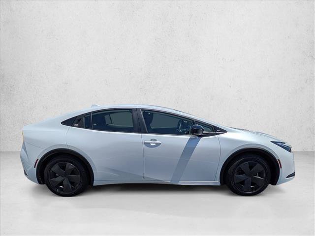 Used 2024 Toyota Prius LE FWD image 4