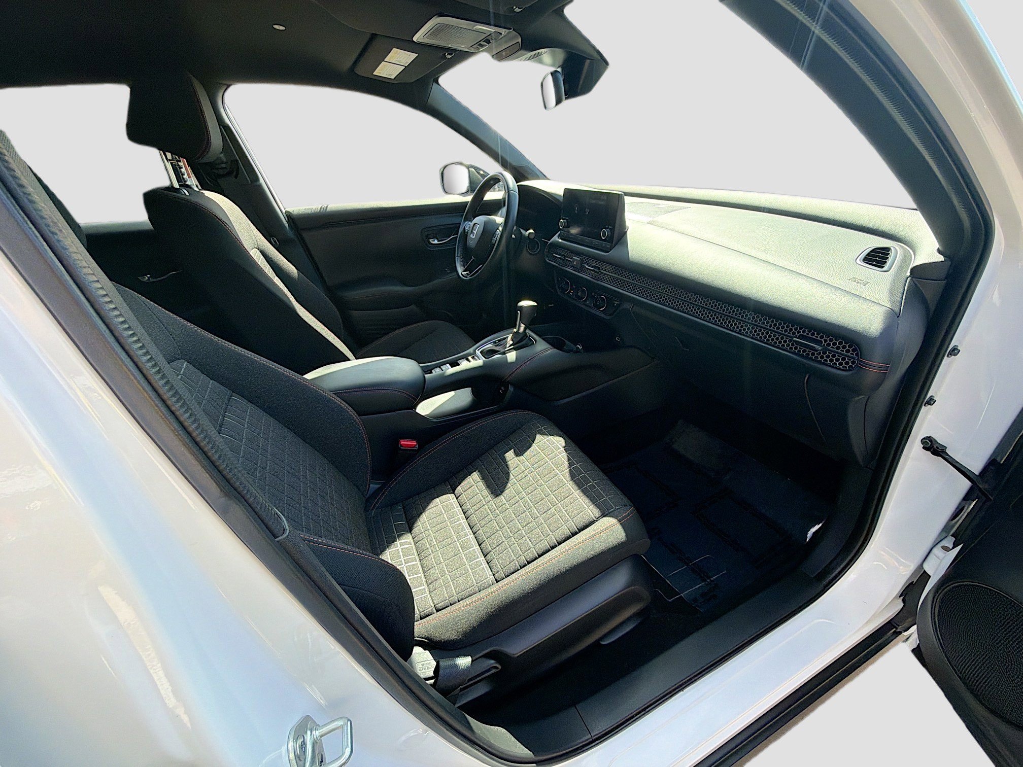 Certified 2025 Honda HR-V Sport image 30