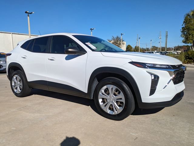 Used 2024 Chevrolet Trax LS image 2