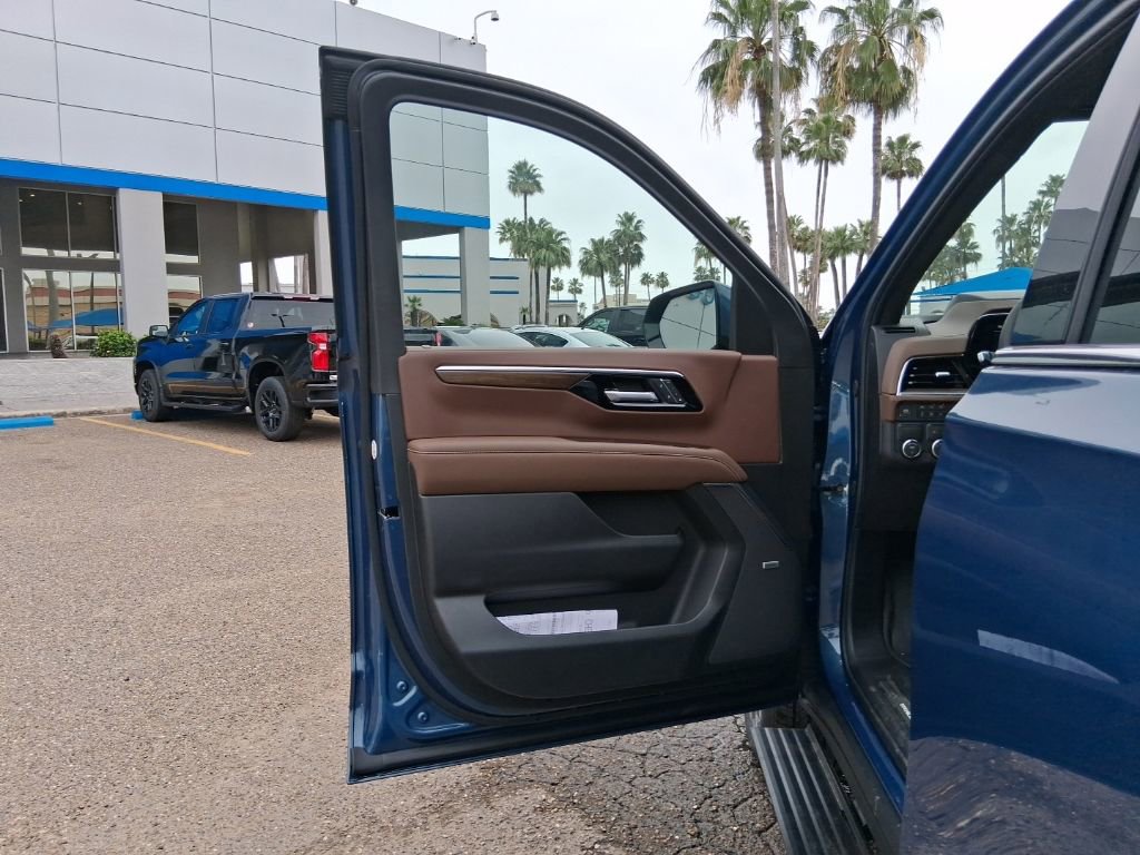 New 2026 Chevrolet Tahoe High Country w/ LPO, Illumination Package RWD image 17