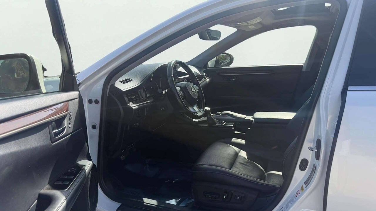 Used 2016 Lexus ES 350 w/ Navigation System Package FWD image 11