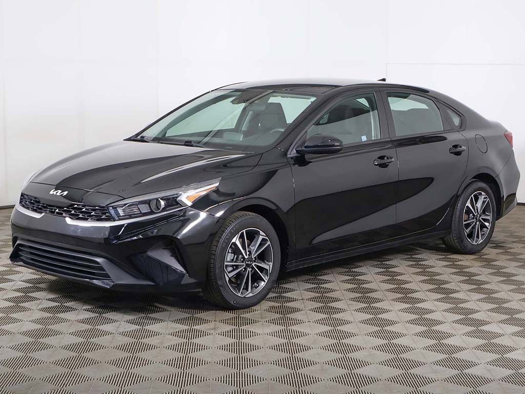 Used 2023 Kia Forte LXS image 6