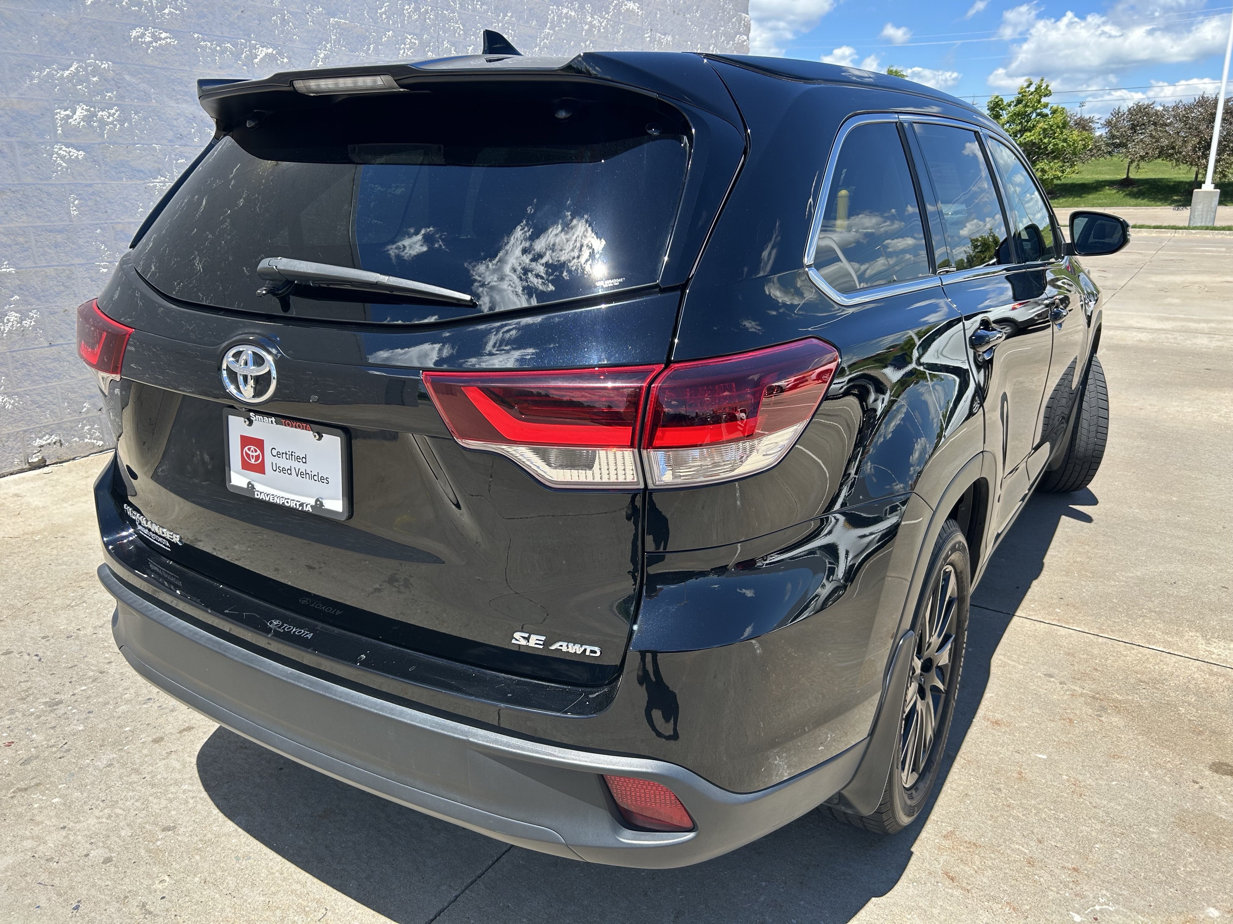 Used 2019 Toyota Highlander SE AWD/4WD image 6