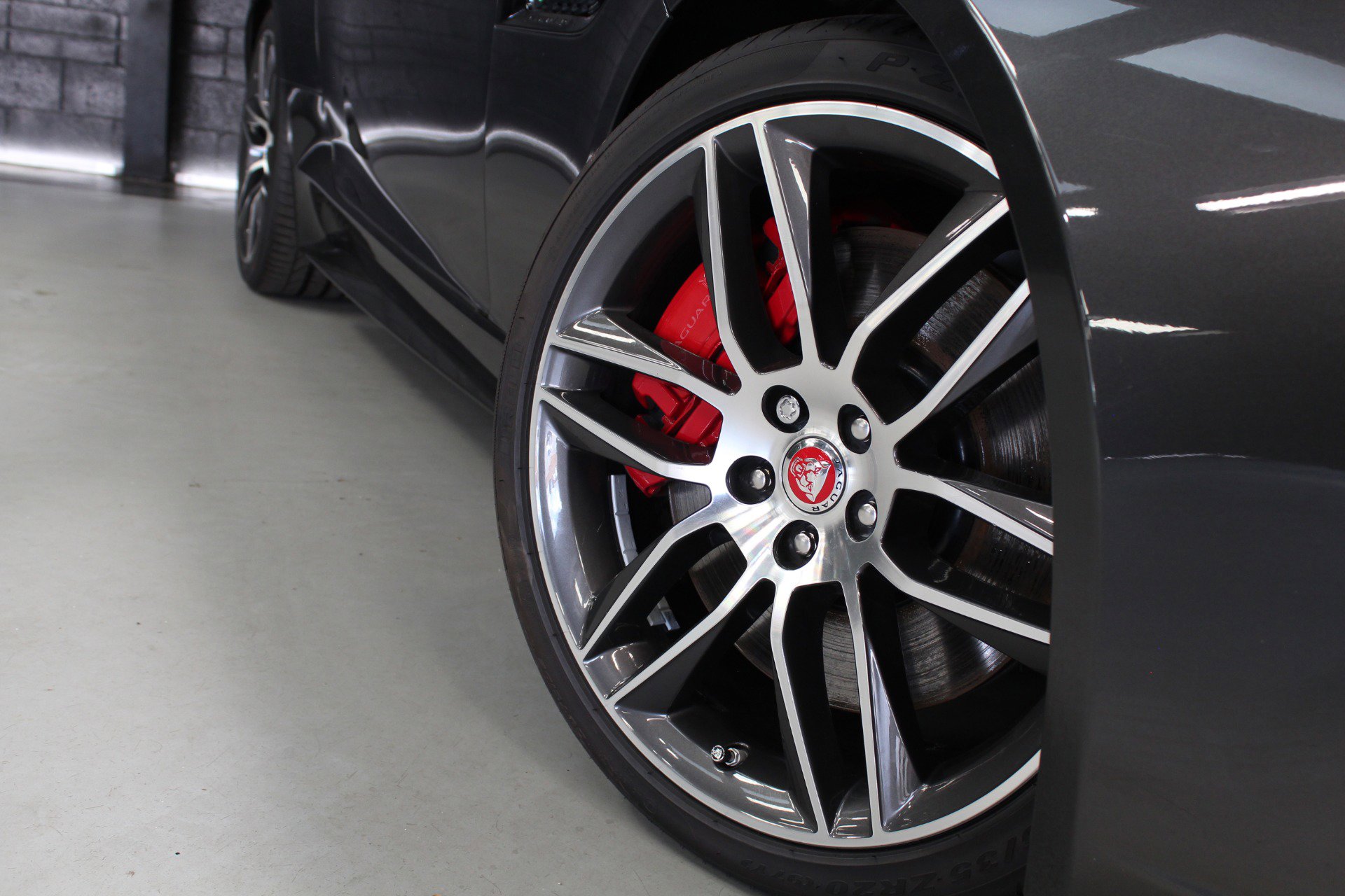 Used 2020 Jaguar F-TYPE R-Dynamic image 10