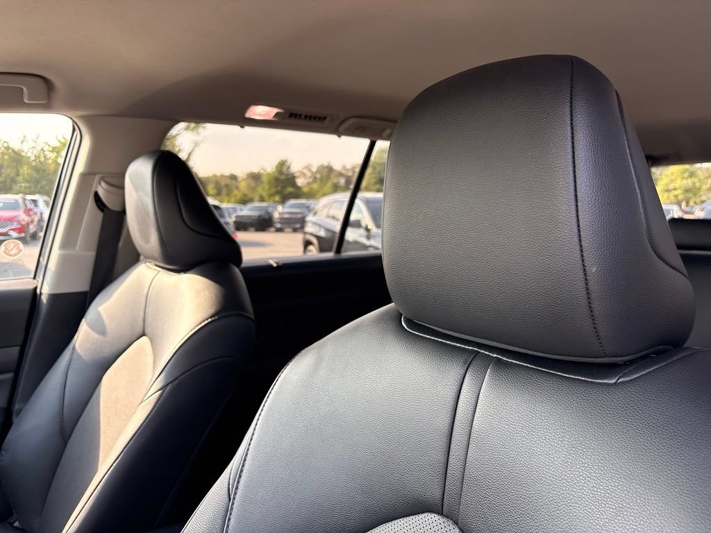 Used 2025 Toyota Grand Highlander AWD image 24