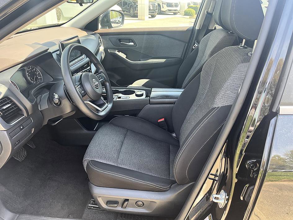 Certified 2022 Nissan Rogue SV image 13