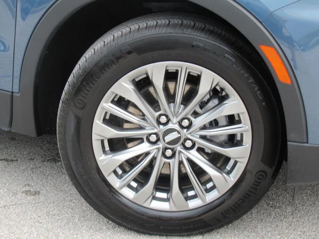 Certified 2025 Cadillac XT4 Premium Luxury image 9