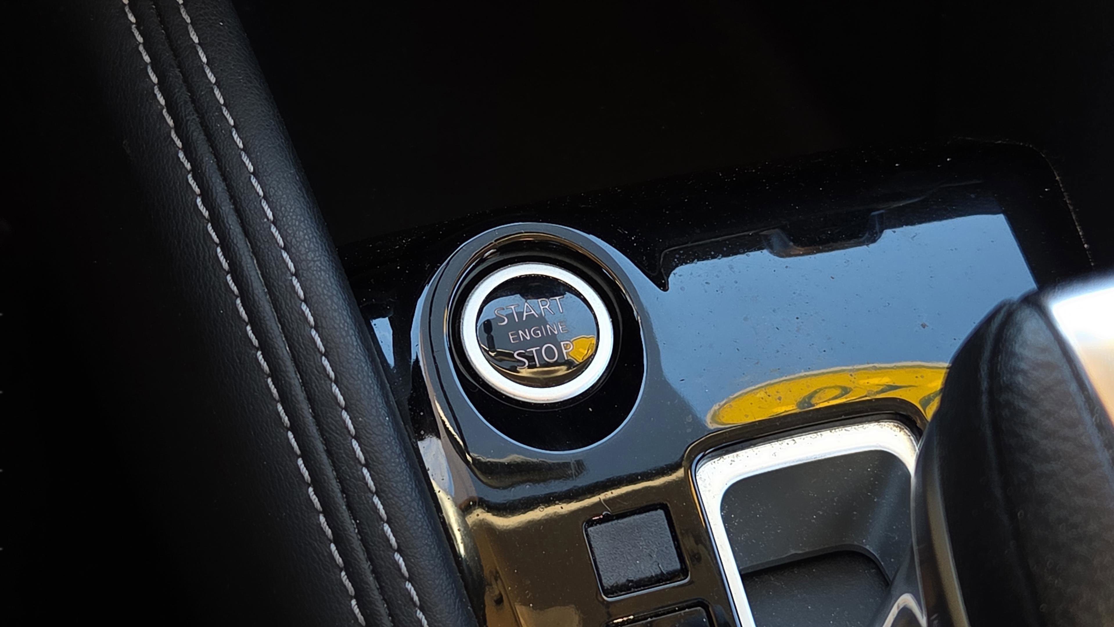 Used 2018 Nissan Kicks S image 27