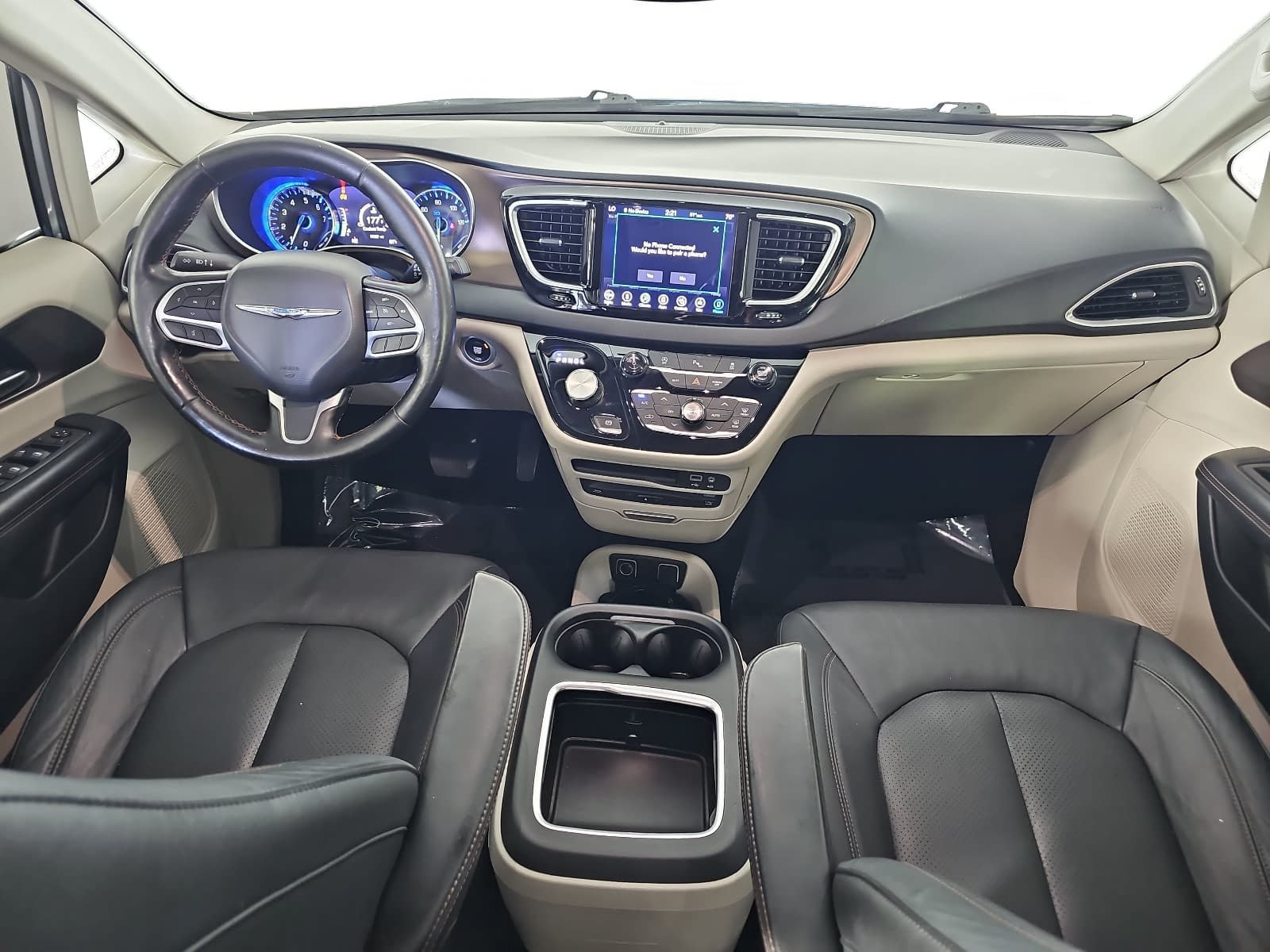 Used 2019 Chrysler Pacifica Touring-L Plus FWD image 11