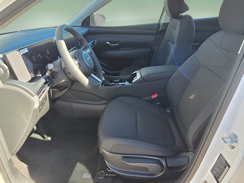 New 2026 Hyundai Tucson SE image 12