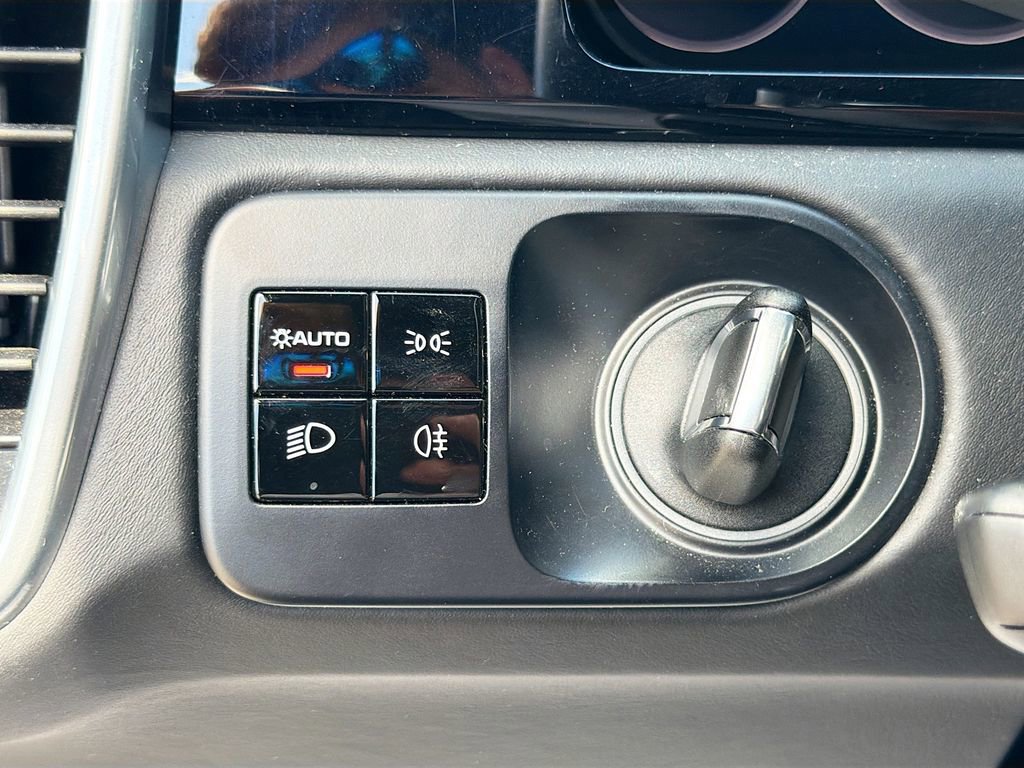 Used 2020 Porsche Cayenne Turbo image 39