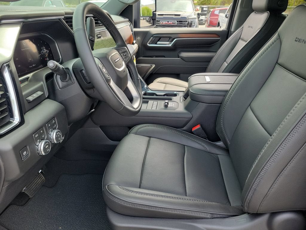 New 2026 GMC Sierra 2500 Denali w/ Denali Reserve Package AWD/4WD image 9