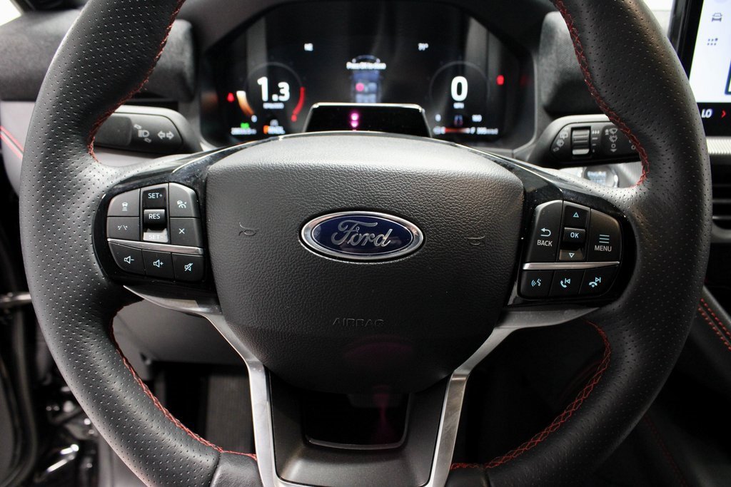 Certified 2025 Ford Explorer ST-Line w/ ST-Line Street Pack image 30