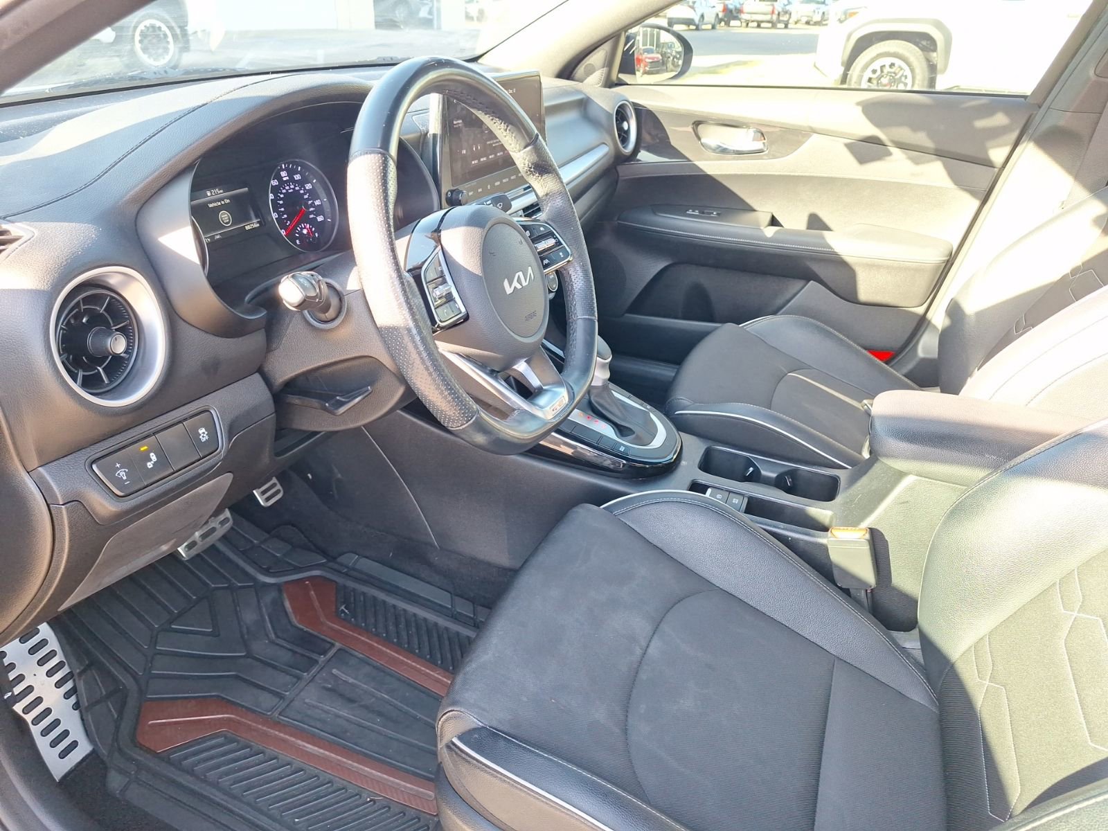 Used 2022 Kia Forte GT-Line w/ GT-Line Premium Package image 15