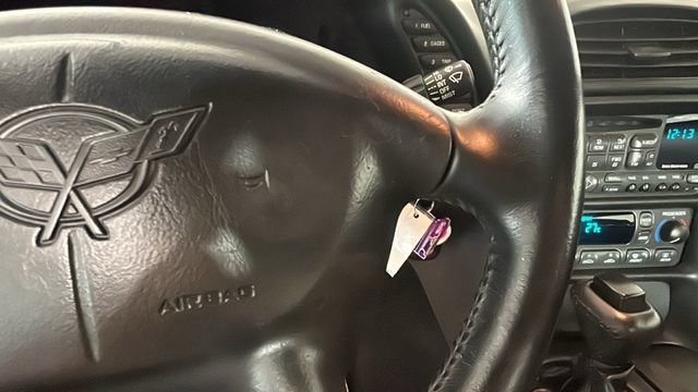 Used 2004 Chevrolet Corvette Coupe RWD image 16