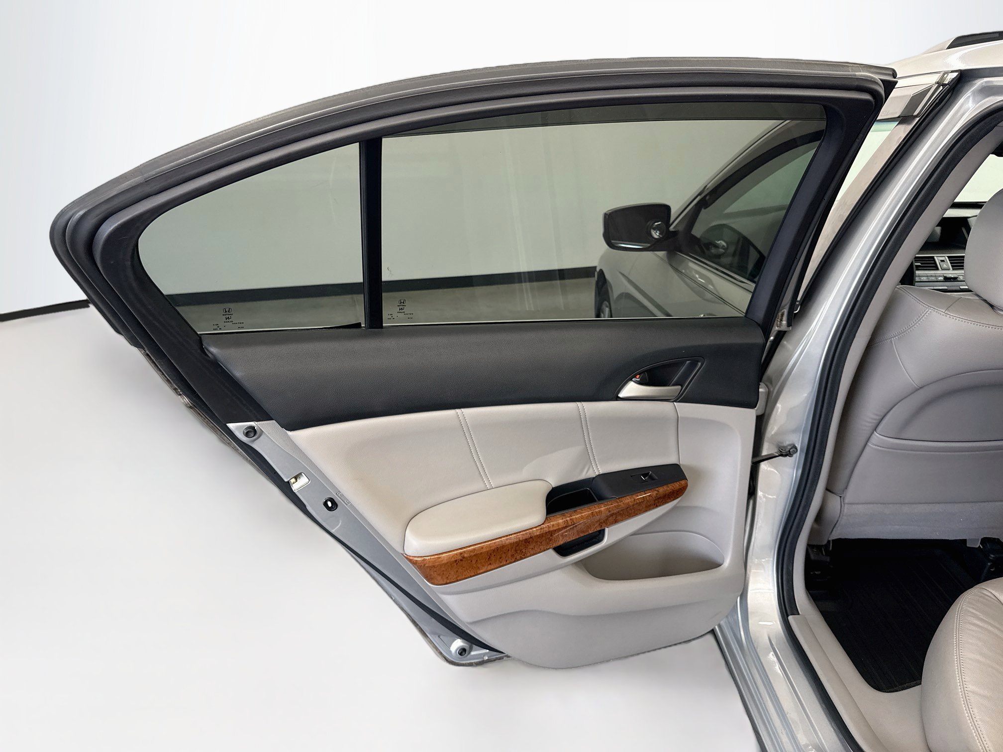 Used 2011 Honda Accord EX-L image 25