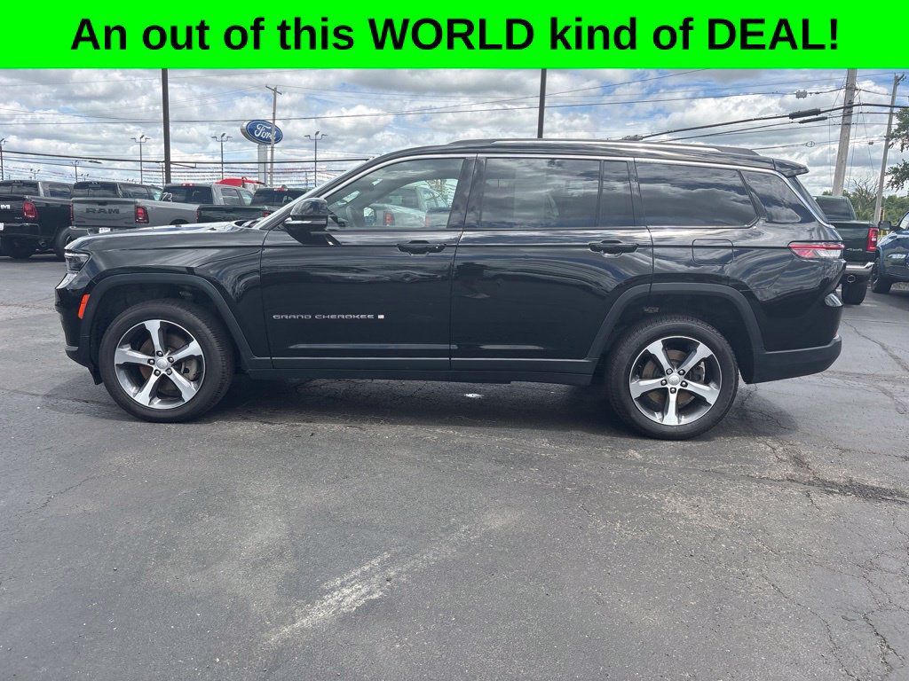 Used 2023 Jeep Grand Cherokee L Limited AWD/4WD image 6
