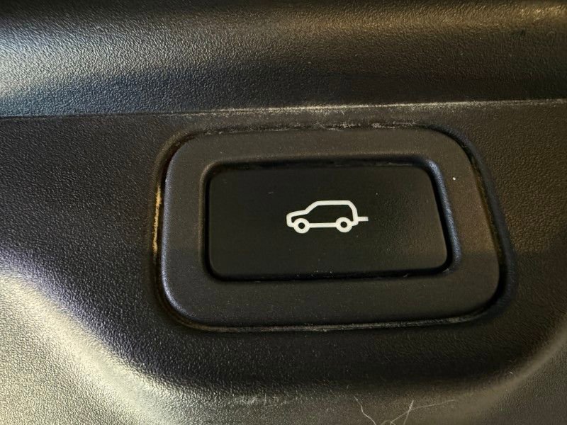 Used 2020 Land Rover Range Rover HSE image 41