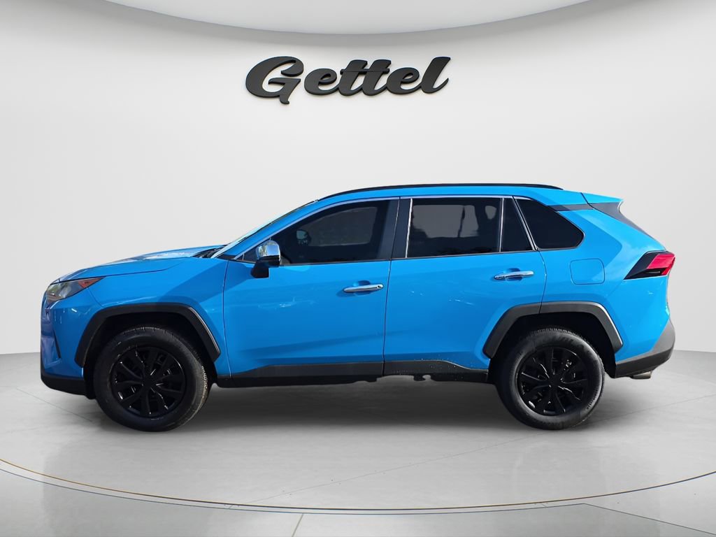 Used 2020 Toyota RAV4 LE image 2