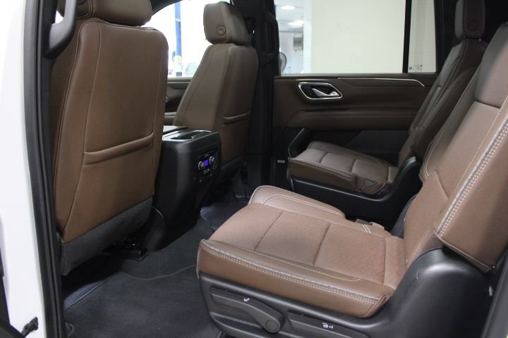 Used 2023 Chevrolet Suburban High Country image 24